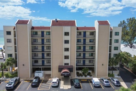 Condo in Indian Rocks Beach, Florida, 3 bedrooms № 2220357 - photo 3