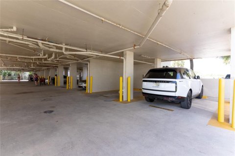 Condo in Indian Rocks Beach, Florida, 3 bedrooms № 2220357 - photo 27