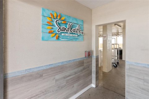 Condo in Indian Rocks Beach, Florida, 3 bedrooms № 2220357 - photo 28