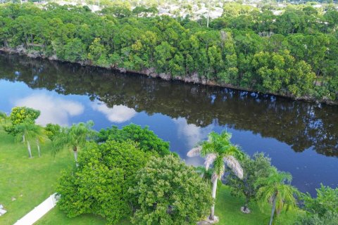 Villa ou maison à vendre à Port St. Lucie, Floride: 3 chambres, 185.71 m2 № 2426389 - photo 29