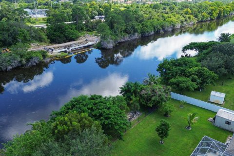 Villa ou maison à vendre à Port St. Lucie, Floride: 3 chambres, 185.71 m2 № 2426389 - photo 30