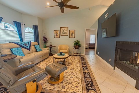 Villa ou maison à vendre à Port St. Lucie, Floride: 3 chambres, 185.71 m2 № 2426389 - photo 3