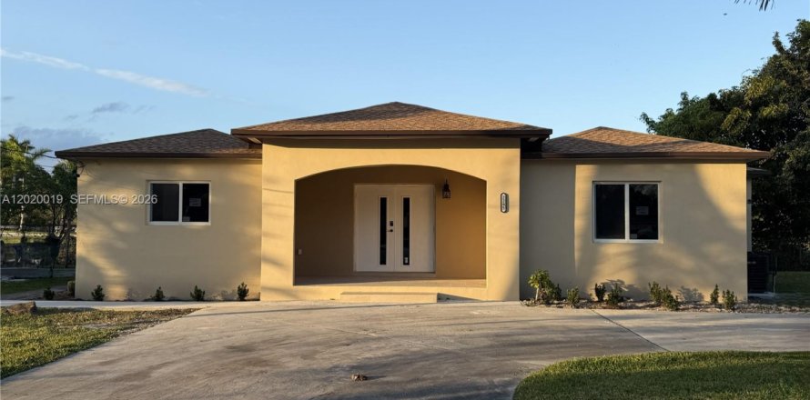 Villa ou maison à Miami, Floride 4 chambres, 152.17 m2 № 2256759