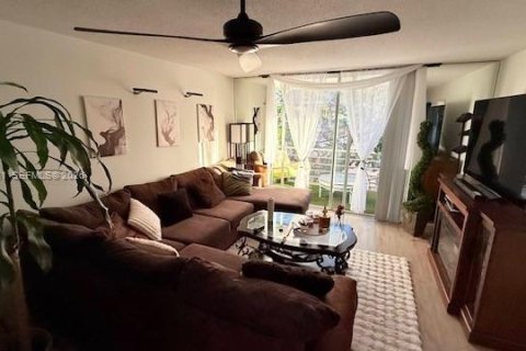 Condominio en alquiler en Lighthouse Point, Florida, 2 dormitorios, 91.42 m2 № 2030796 - foto 5