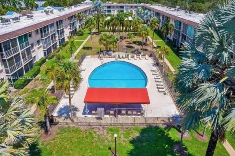Condominio en alquiler en Lighthouse Point, Florida, 2 dormitorios, 91.42 m2 № 2030796 - foto 21
