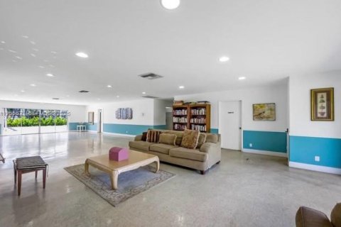 Condominio en alquiler en Lighthouse Point, Florida, 2 dormitorios, 91.42 m2 № 2030796 - foto 15