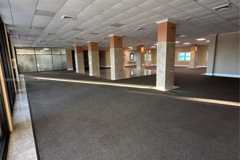 Condo in Sunny Isles Beach, Florida, 1 bedroom  № 2013311 - photo 23