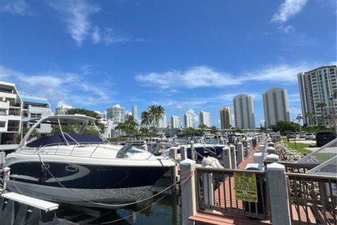 Condo in Sunny Isles Beach, Florida, 1 bedroom  № 2013311 - photo 18