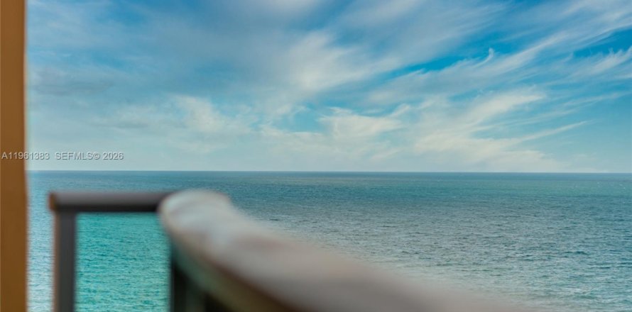 Condominio en Hollywood, Florida, 1 dormitorio № 2023353