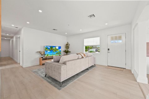 Villa ou maison à vendre à West Palm Beach, Floride: 4 chambres, 184.5 m2 № 2077835 - photo 4