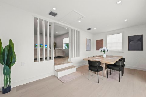 Villa ou maison à vendre à West Palm Beach, Floride: 4 chambres, 184.5 m2 № 2077835 - photo 8