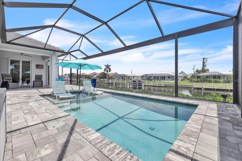 Villa ou maison à vendre à Punta Gorda, Floride: 3 chambres, 200.58 m2 № 2277799 - photo 2