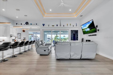Villa ou maison à vendre à Punta Gorda, Floride: 3 chambres, 200.58 m2 № 2277799 - photo 6