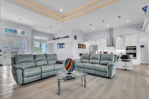 Villa ou maison à vendre à Punta Gorda, Floride: 3 chambres, 200.58 m2 № 2277799 - photo 4