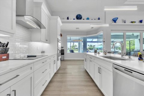 Villa ou maison à vendre à Punta Gorda, Floride: 3 chambres, 200.58 m2 № 2277799 - photo 12