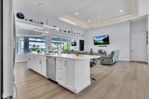 Villa ou maison à vendre à Punta Gorda, Floride: 3 chambres, 200.58 m2 № 2277799 - photo 13