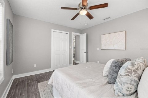 House in Orlando, Florida 3 bedrooms, 105.54 sq.m. № 2302584 - photo 22
