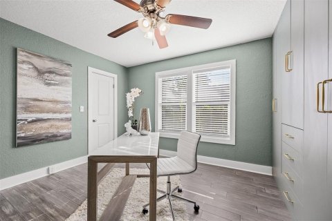 House in Orlando, Florida 3 bedrooms, 105.54 sq.m. № 2302584 - photo 25