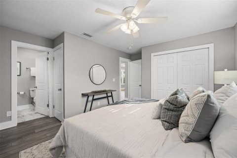 House in Orlando, Florida 3 bedrooms, 105.54 sq.m. № 2302584 - photo 17