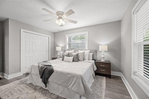House in Orlando, Florida 3 bedrooms, 105.54 sq.m. № 2302584 - photo 15