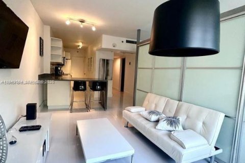 Студия в кондо в Майами-Бич, Флорида № 2000520