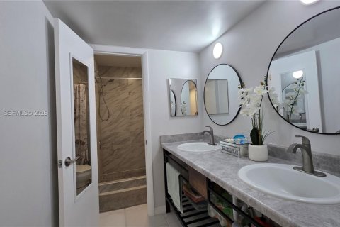 Condominio en venta en Lauderhill, Florida, 1 dormitorio, 92.9 m2 № 2043855 - foto 19