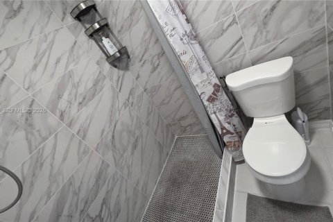 Condominio en venta en Lauderhill, Florida, 1 dormitorio, 92.9 m2 № 2043855 - foto 21