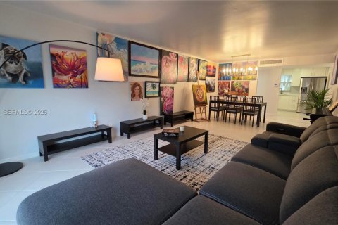 Condominio en Lauderhill, Florida, 1 dormitorio  № 2043855