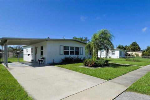 Casa en Port Charlotte, Florida 2 dormitorios, 95.41 m2 № 2368792