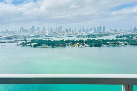 Condo in Miami Beach, Florida, 3 bedrooms  № 1468880 - photo 1