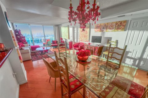 Condo in Miami Beach, Florida, 3 bedrooms  № 1468880 - photo 14