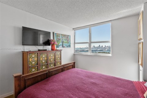 Condo in Miami Beach, Florida, 3 bedrooms  № 1468880 - photo 22