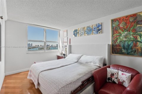 Condo in Miami Beach, Florida, 3 bedrooms  № 1468880 - photo 25