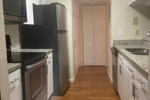 Купить кондоминиум в Майами, Флорида 2 спальни, 99.87м2, № 2025116 - фото 4