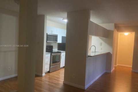 Купить кондоминиум в Майами, Флорида 2 спальни, 99.87м2, № 2025116 - фото 2