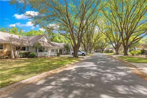 House in Ocala, Florida 2 bedrooms, 111.85 sq.m. № 2094073 - photo 4