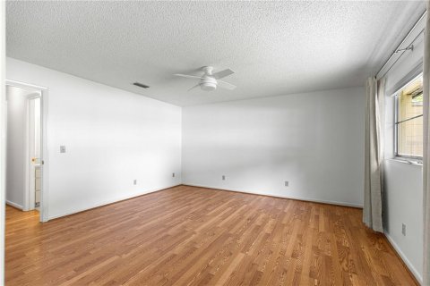 House in Ocala, Florida 2 bedrooms, 111.85 sq.m. № 2094073 - photo 13