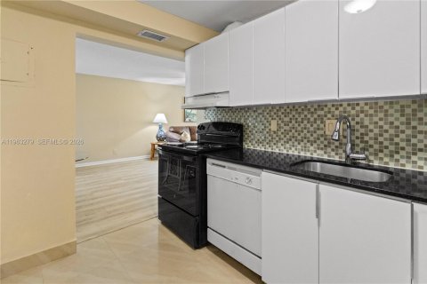 Купить кондоминиум в Дирфилд-Бич, Флорида 1 спальня, 74.32м2, № 2025776 - фото 7