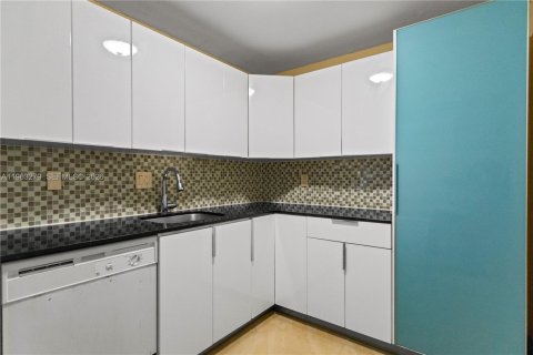 Купить кондоминиум в Дирфилд-Бич, Флорида 1 спальня, 74.32м2, № 2025776 - фото 6