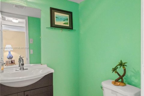 Купить кондоминиум в Дирфилд-Бич, Флорида 1 спальня, 74.32м2, № 2025776 - фото 9