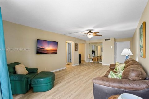 Купить кондоминиум в Дирфилд-Бич, Флорида 1 спальня, 74.32м2, № 2025776 - фото 4