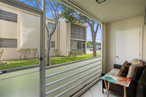 Купить кондоминиум в Дирфилд-Бич, Флорида 1 спальня, 74.32м2, № 2025776 - фото 17