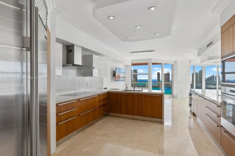 Condo in Aventura, Florida, 4 bedrooms  № 1953499 - photo 14