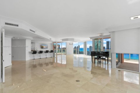 Condo in Aventura, Florida, 4 bedrooms  № 1953499 - photo 12