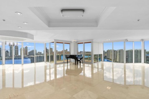 Condo in Aventura, Florida, 4 bedrooms  № 1953499 - photo 6