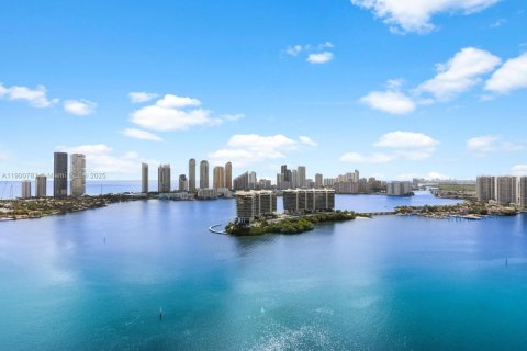 Condo in Aventura, Florida, 4 bedrooms  № 1953499 - photo 2