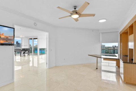 Condo in Aventura, Florida, 4 bedrooms  № 1953499 - photo 23