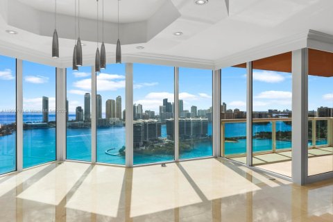 Condo in Aventura, Florida, 4 bedrooms  № 1953499 - photo 13