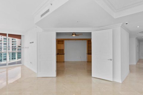 Condo in Aventura, Florida, 4 bedrooms  № 1953499 - photo 21