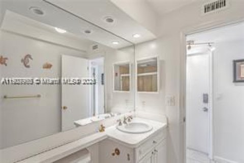 Copropriété à vendre à Fort Lauderdale, Floride: 1 chambre, 51.1 m2 № 2017040 - photo 24